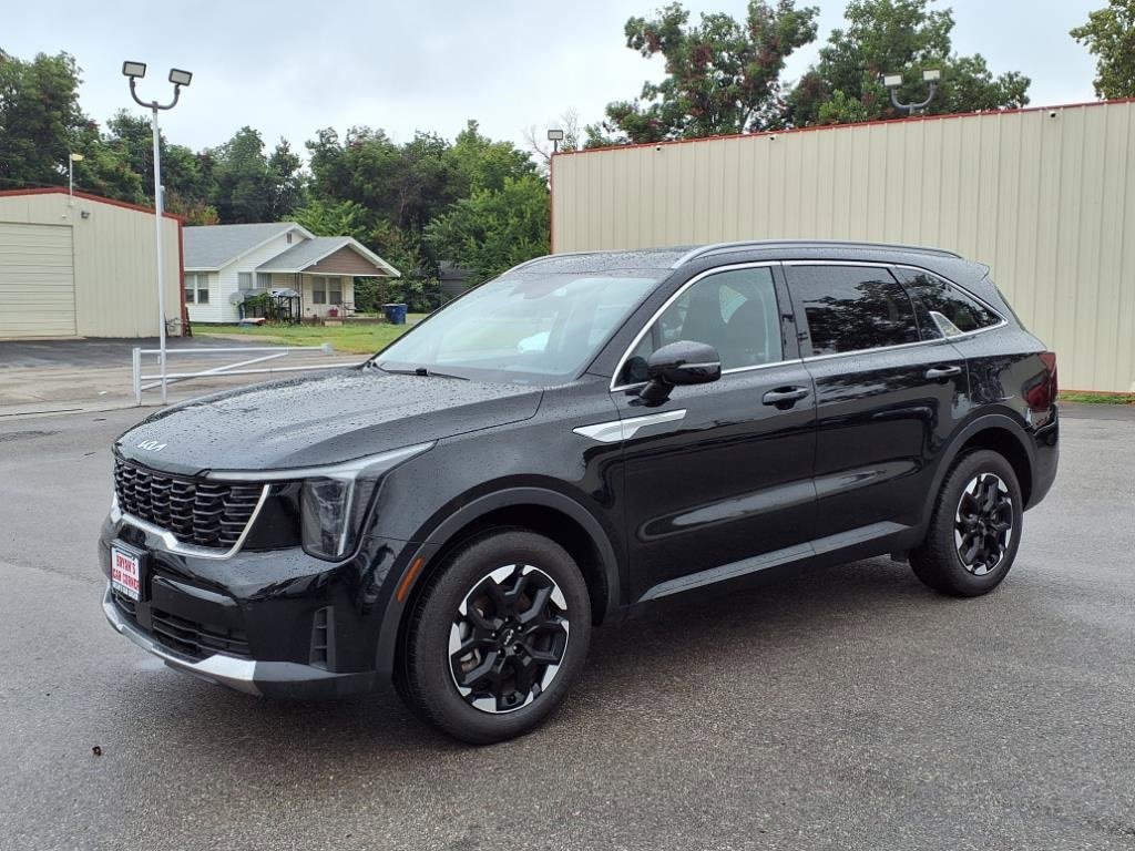 Used 2024 Kia Sorento S image 1