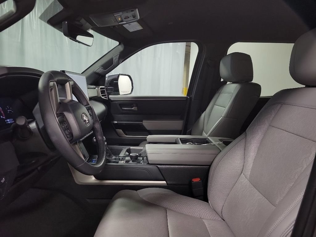 Used 2025 Toyota Tundra Limited AWD/4WD image 13