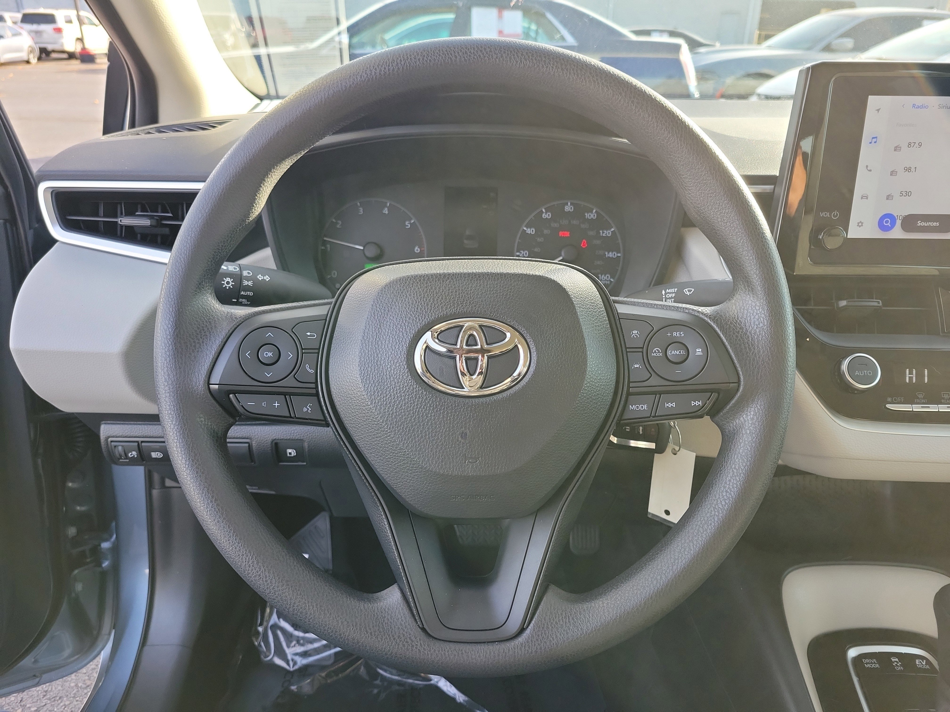 Used 2024 Toyota Corolla LE image 30