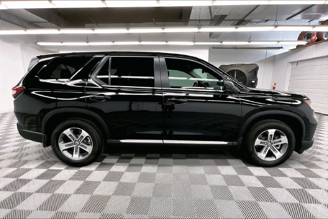 Used 2025 Honda Pilot EX-L image 14