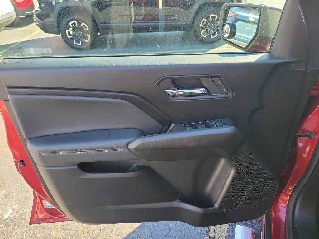 Used 2024 Chevrolet Colorado LT AWD/4WD image 21