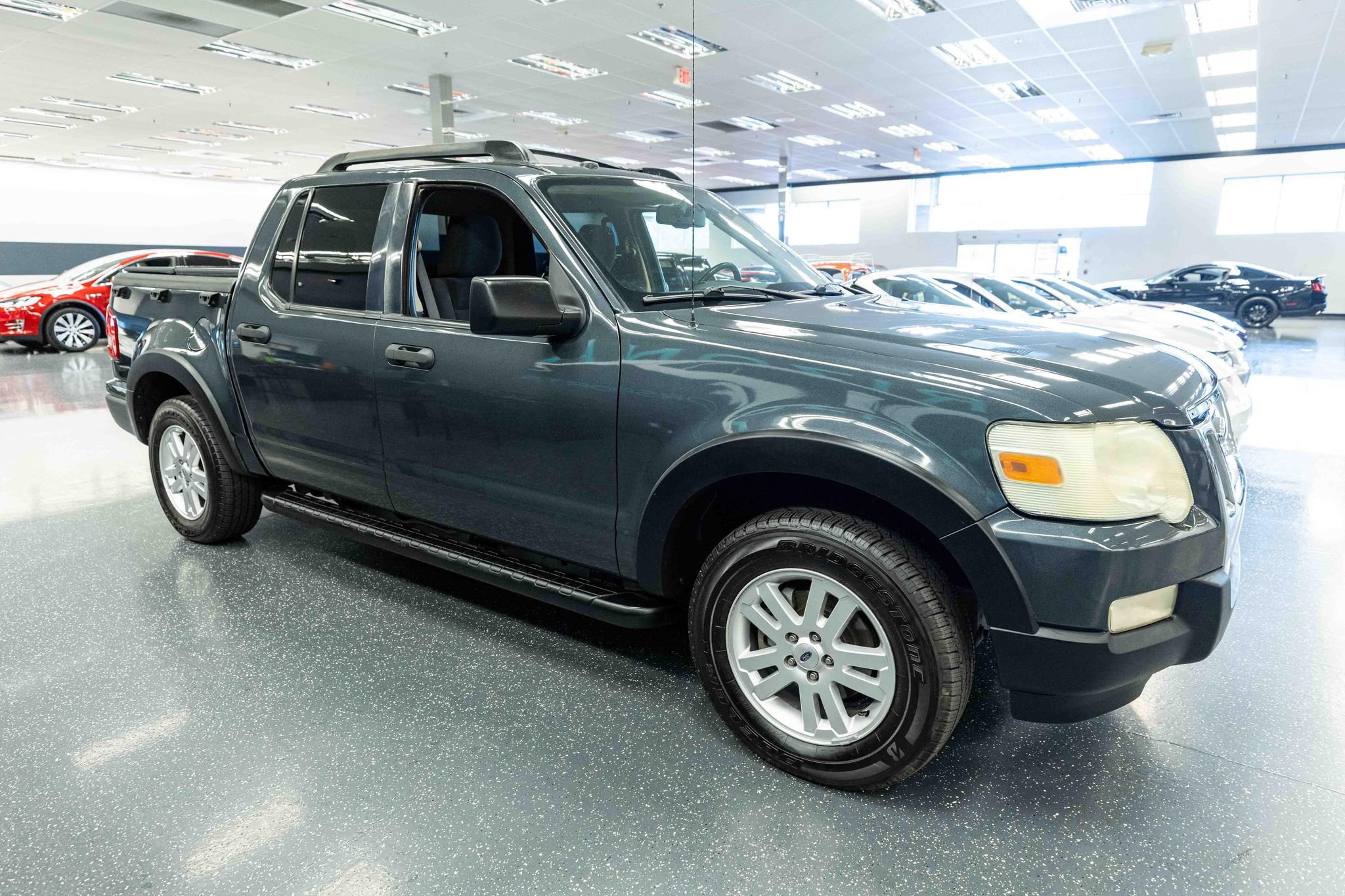 Used 2010 Ford Explorer Sport Trac XLT RWD image 4