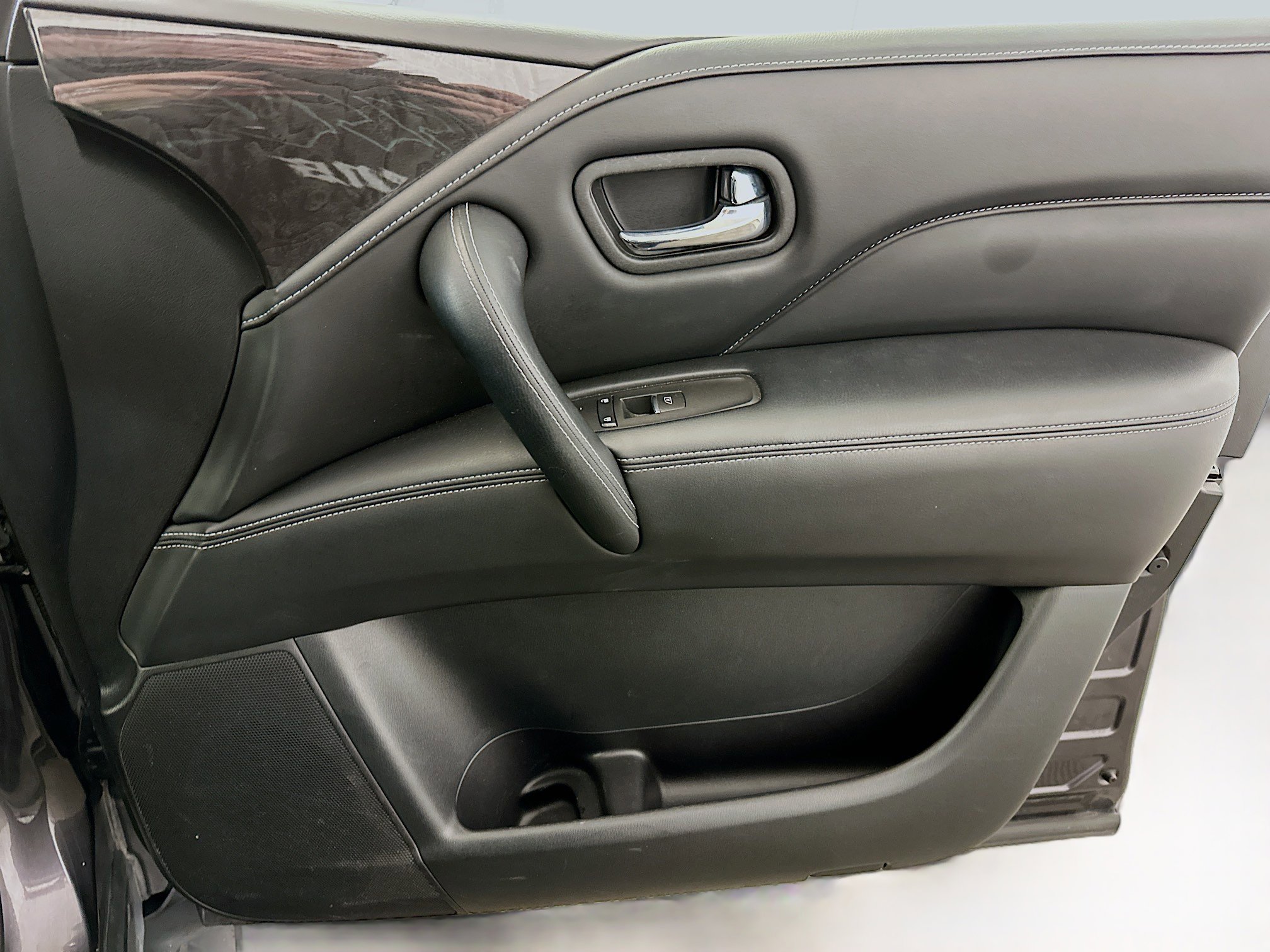 Used 2024 INFINITI QX80 Luxe AWD/4WD image 36