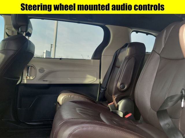 Used 2021 Toyota Sienna Platinum image 25