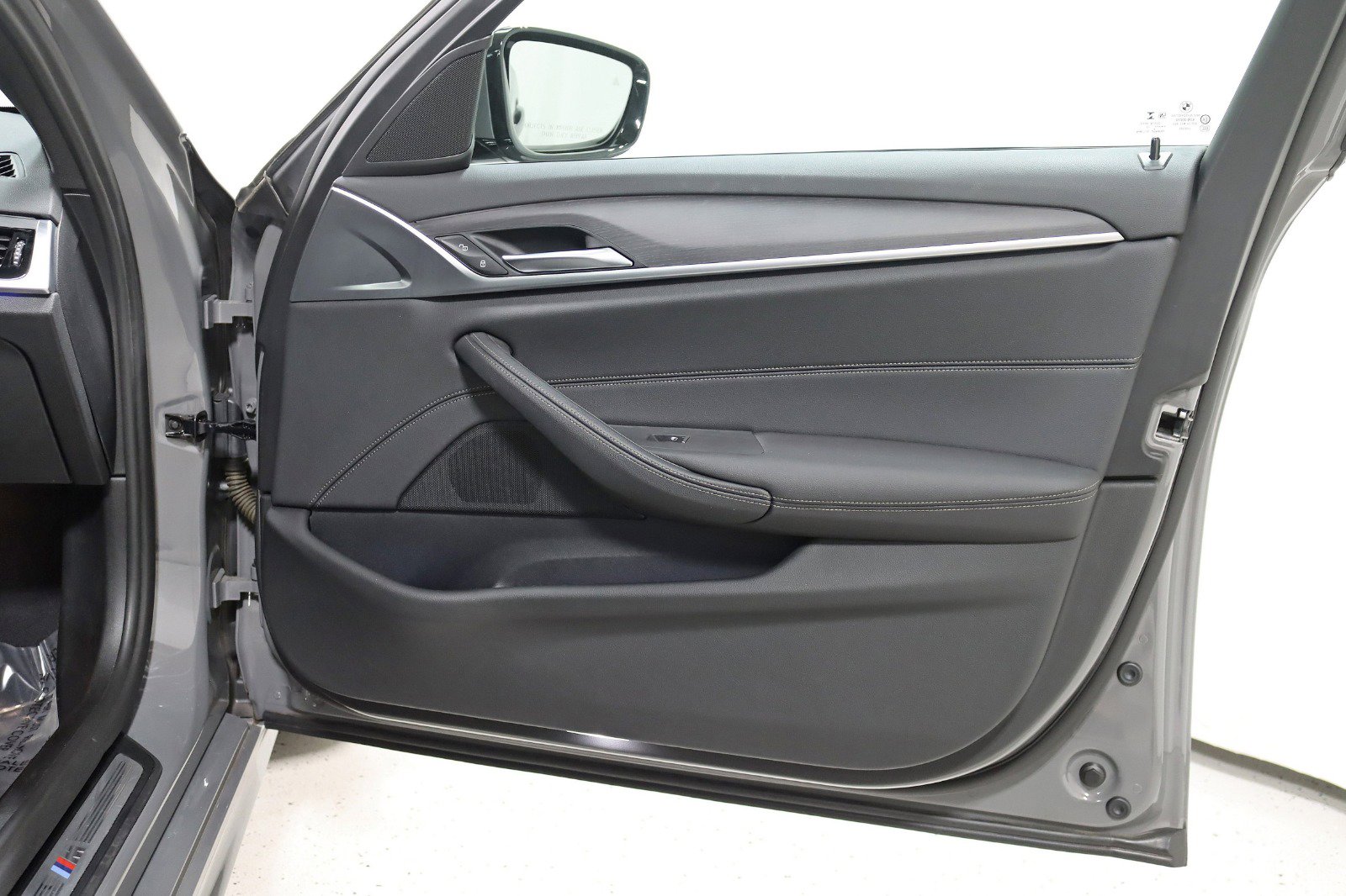 Used 2022 BMW 530i xDrive w/ M Sport Package image 35