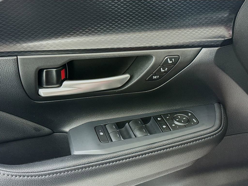 Used 2025 Toyota Grand Highlander MAX Platinum image 17