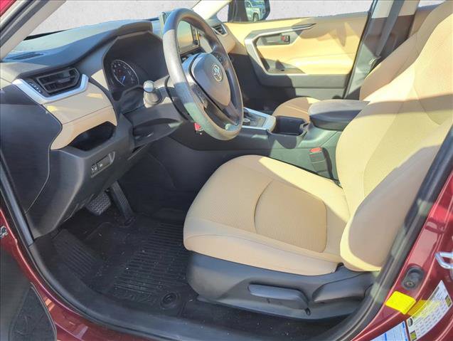 Certified 2022 Toyota RAV4 LE AWD/4WD image 11