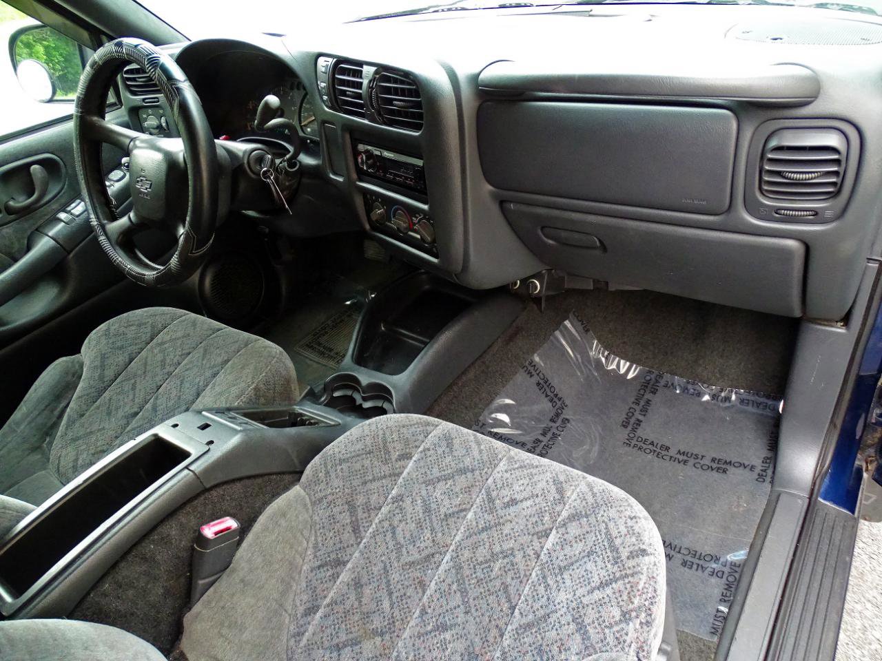 Used 2001 Chevrolet S10 Pickup LS AWD/4WD image 22