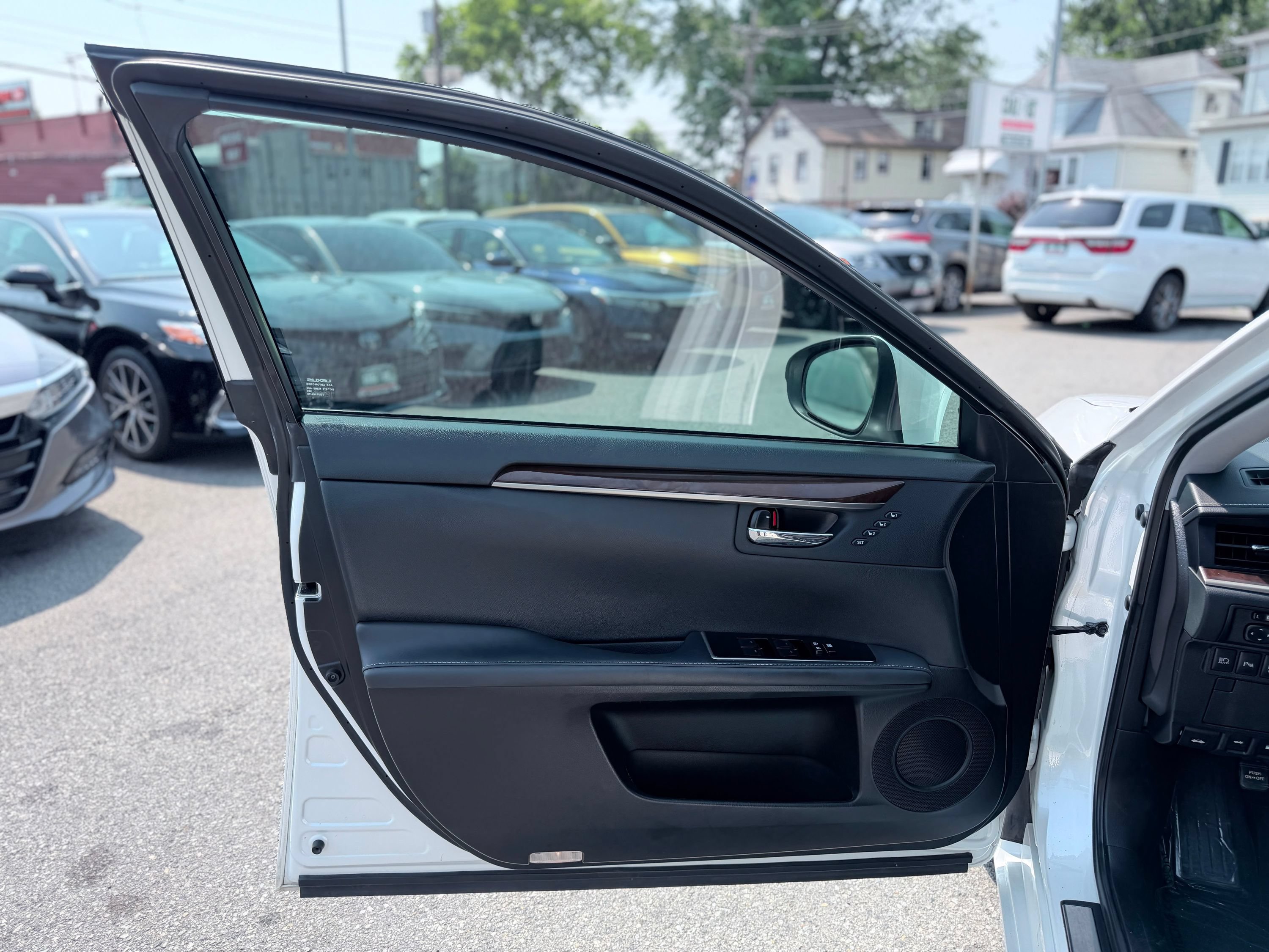 Used 2018 Lexus ES 350 w/ Premier Package FWD image 11