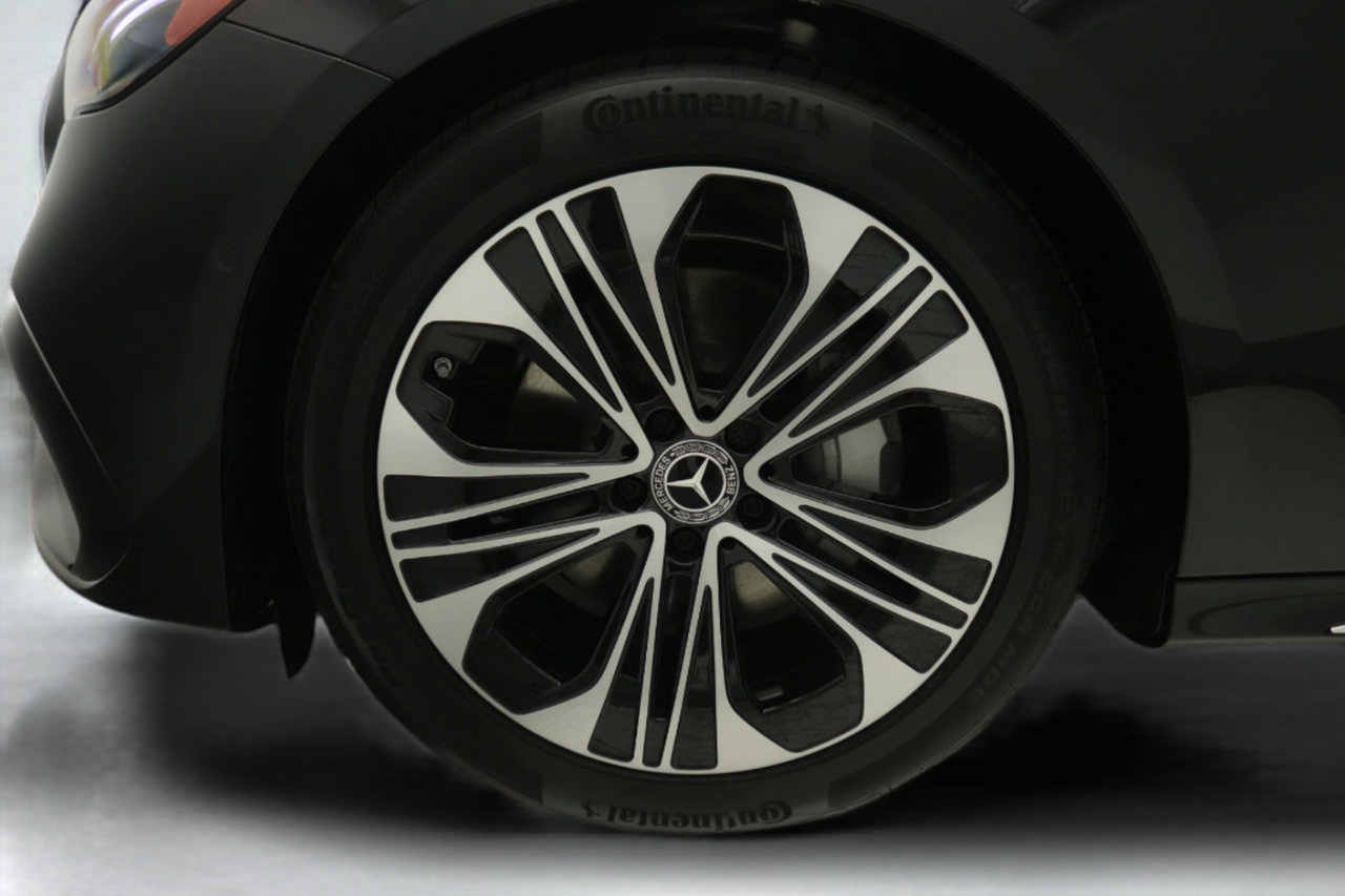 New 2026 Mercedes-Benz E 350 4MATIC Sedan image 11