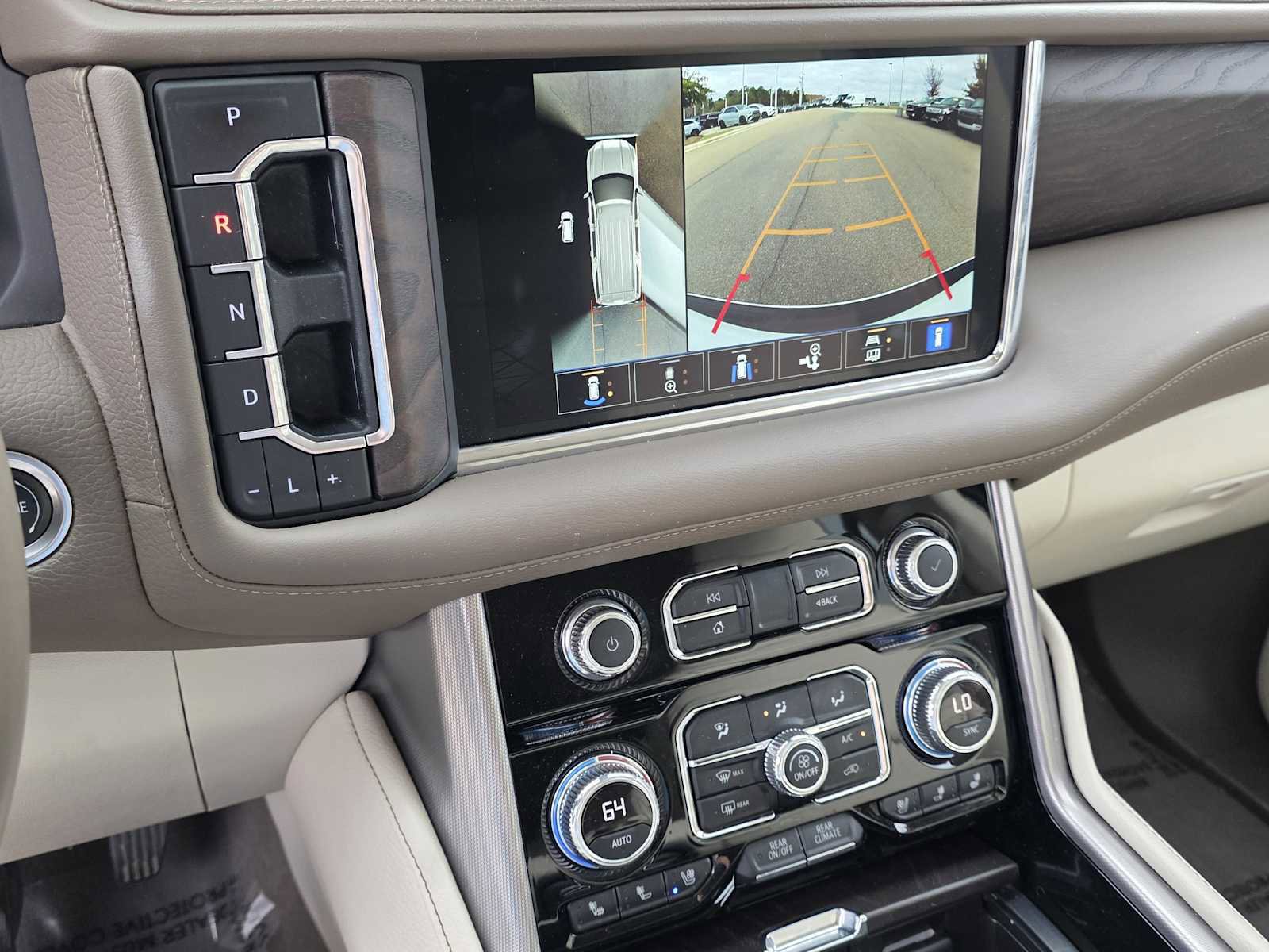 Used 2022 GMC Yukon XL Denali image 10