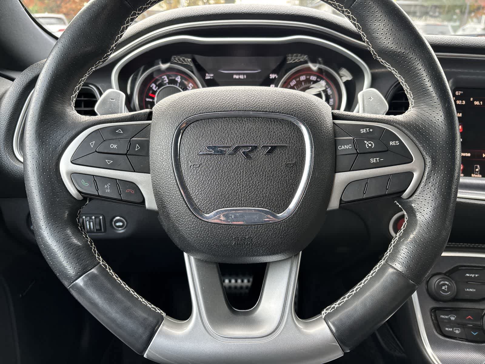 Used 2015 Dodge Challenger SRT RWD image 9