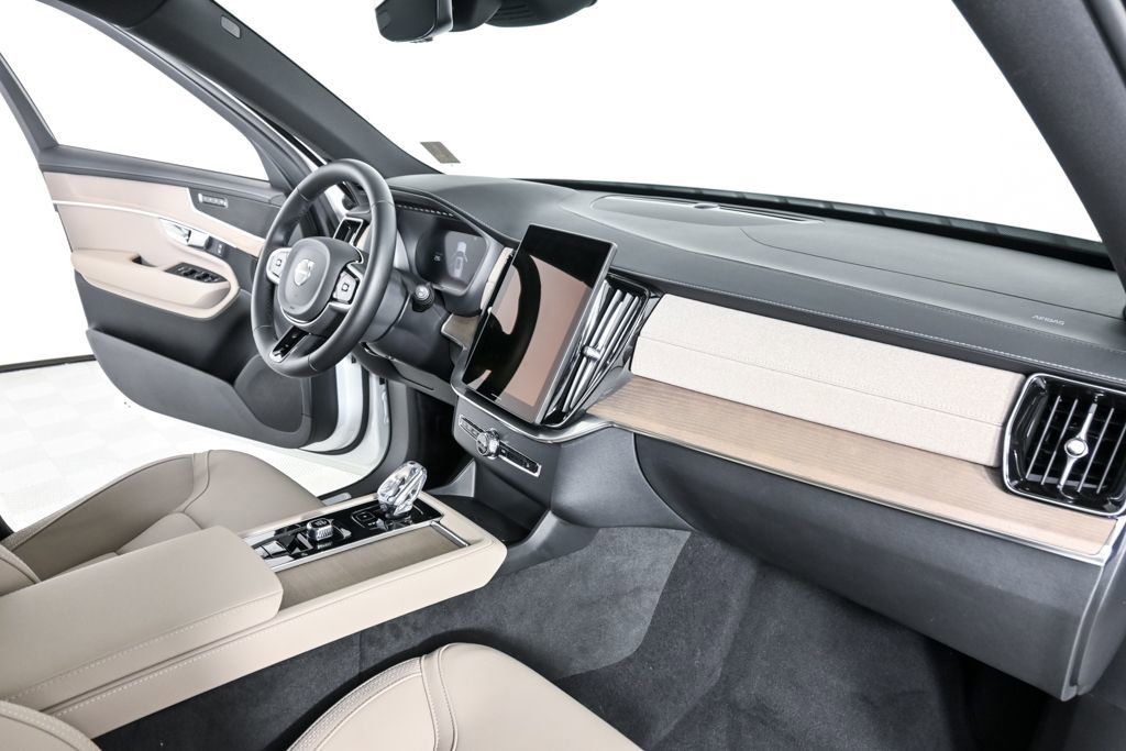 Certified 2025 Volvo XC90 B6 Core w/ Climate Package image 25
