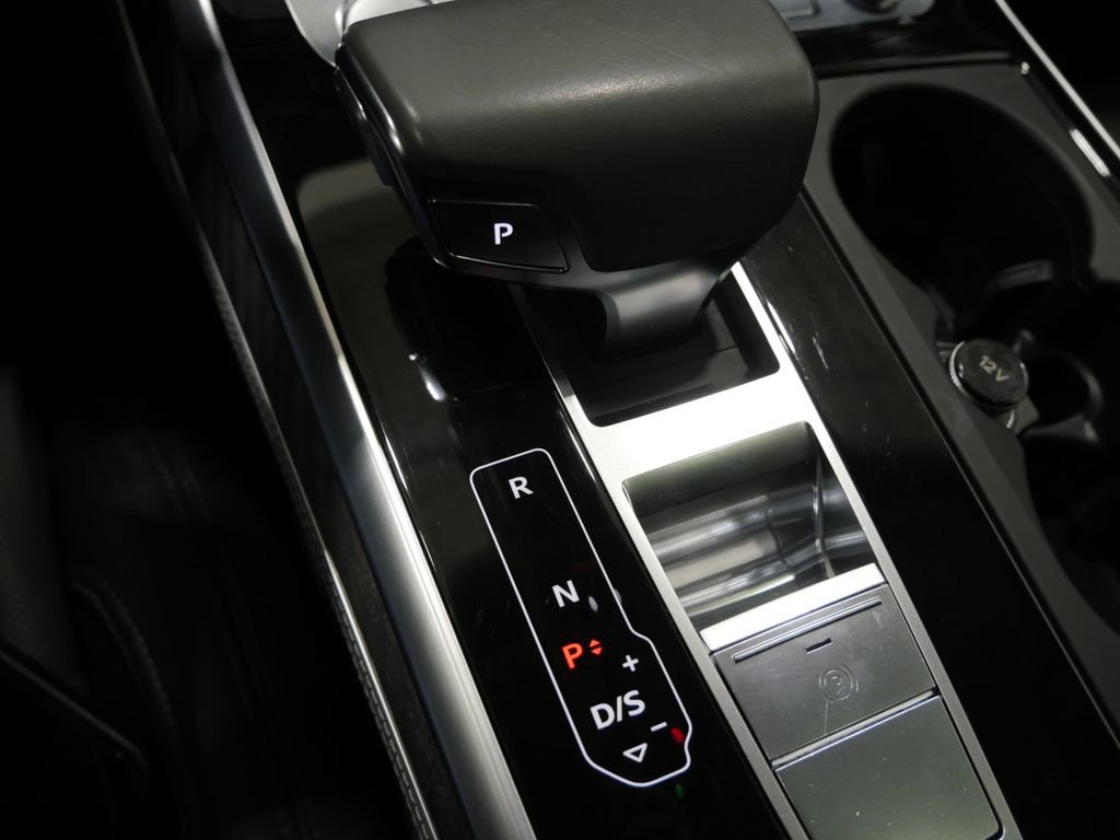 Used 2019 Audi Q8 Prestige AWD/4WD image 22