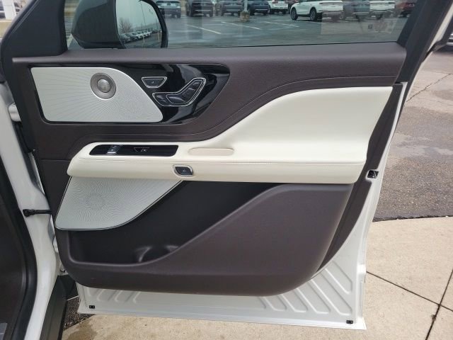 Certified 2024 Lincoln Aviator Black Label w/ Jet Package image 28