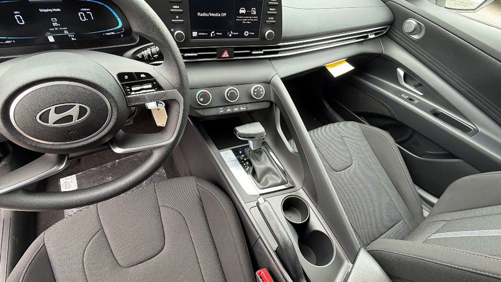 New 2026 Hyundai Elantra SE image 26