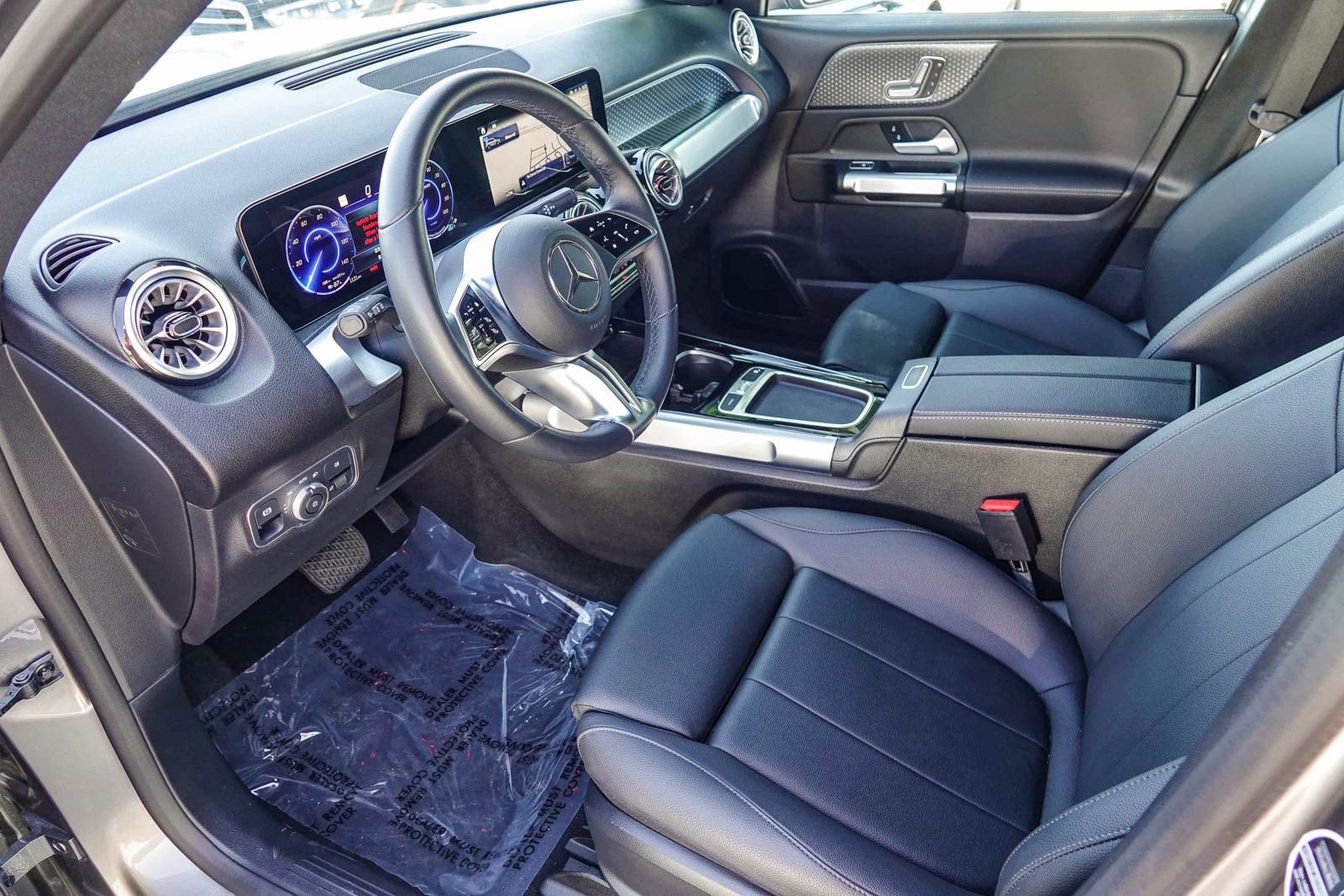 Used 2024 Mercedes-Benz EQB 300 4MATIC image 17