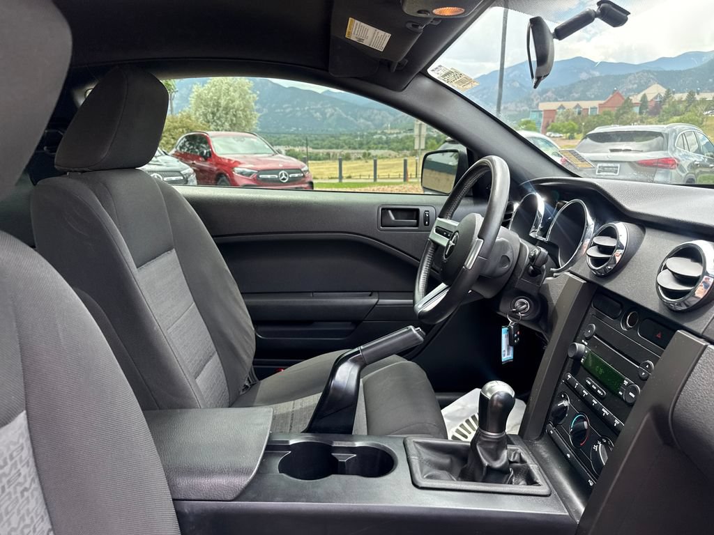 Used 2005 Ford Mustang Coupe RWD image 26