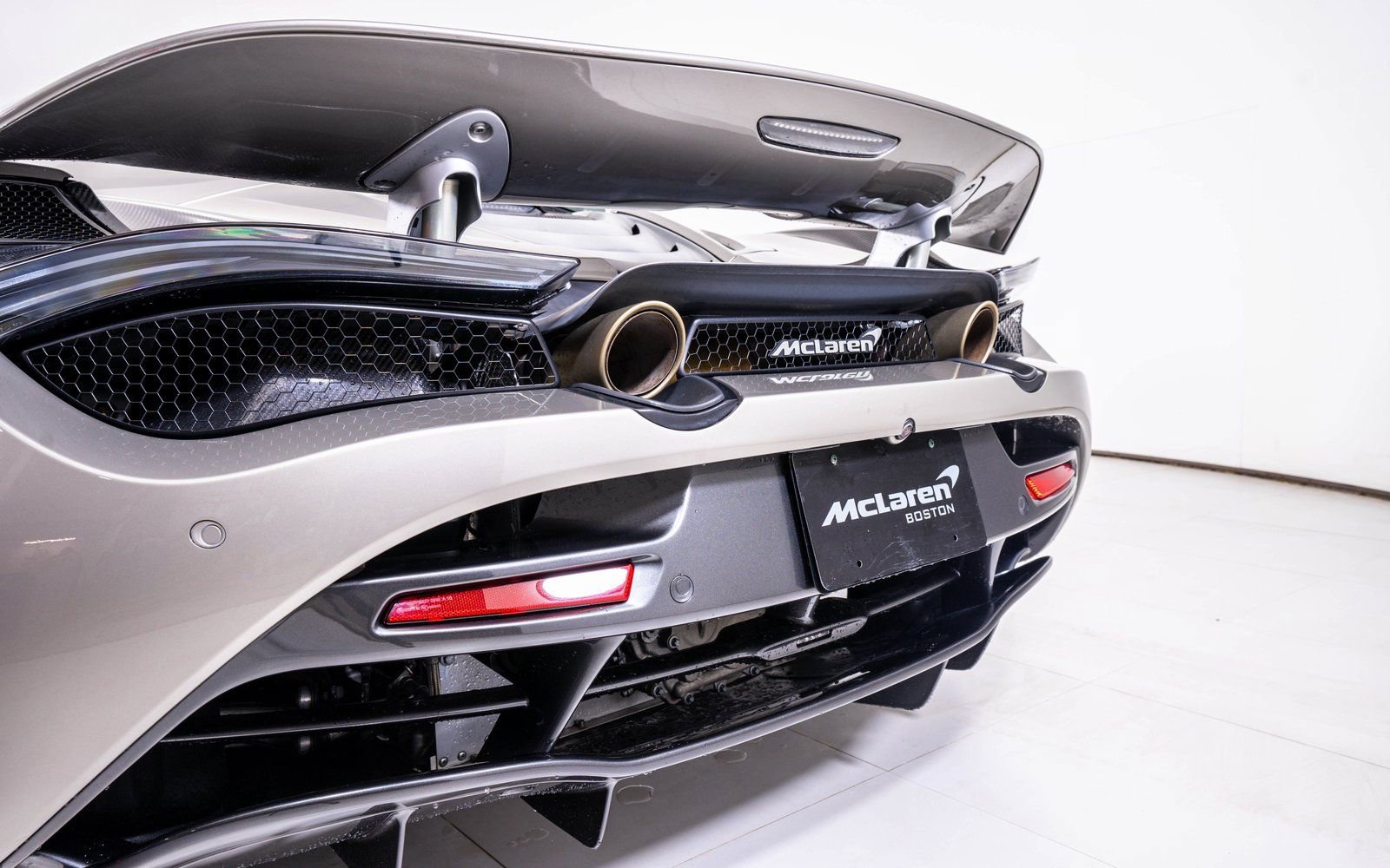 Used 2020 McLaren 720S Performance RWD image 13