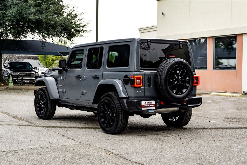 Used 2024 Jeep Wrangler Unlimited Sahara image 7