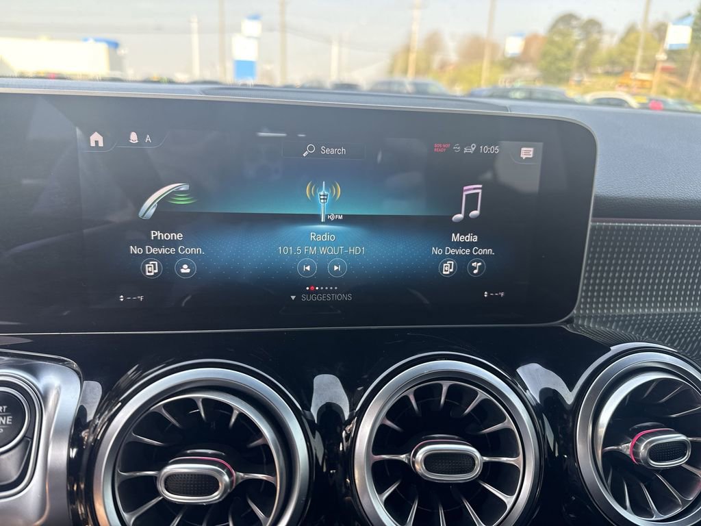 Used 2020 Mercedes-Benz GLB 250 4MATIC w/ Premium Package image 14