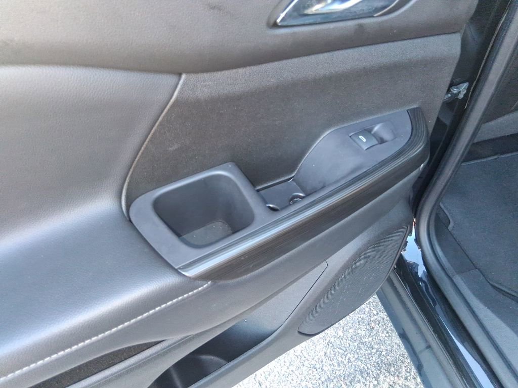 Used 2022 GMC Acadia SLT w/ Elevation Edition image 21