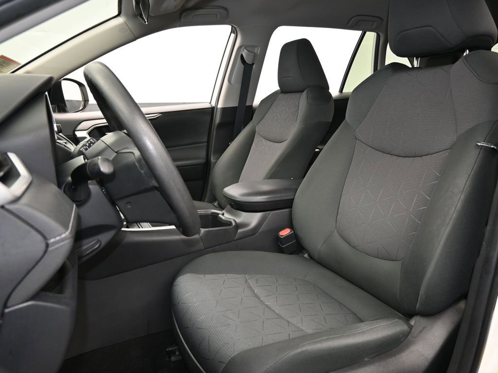Used 2023 Toyota RAV4 XLE image 10