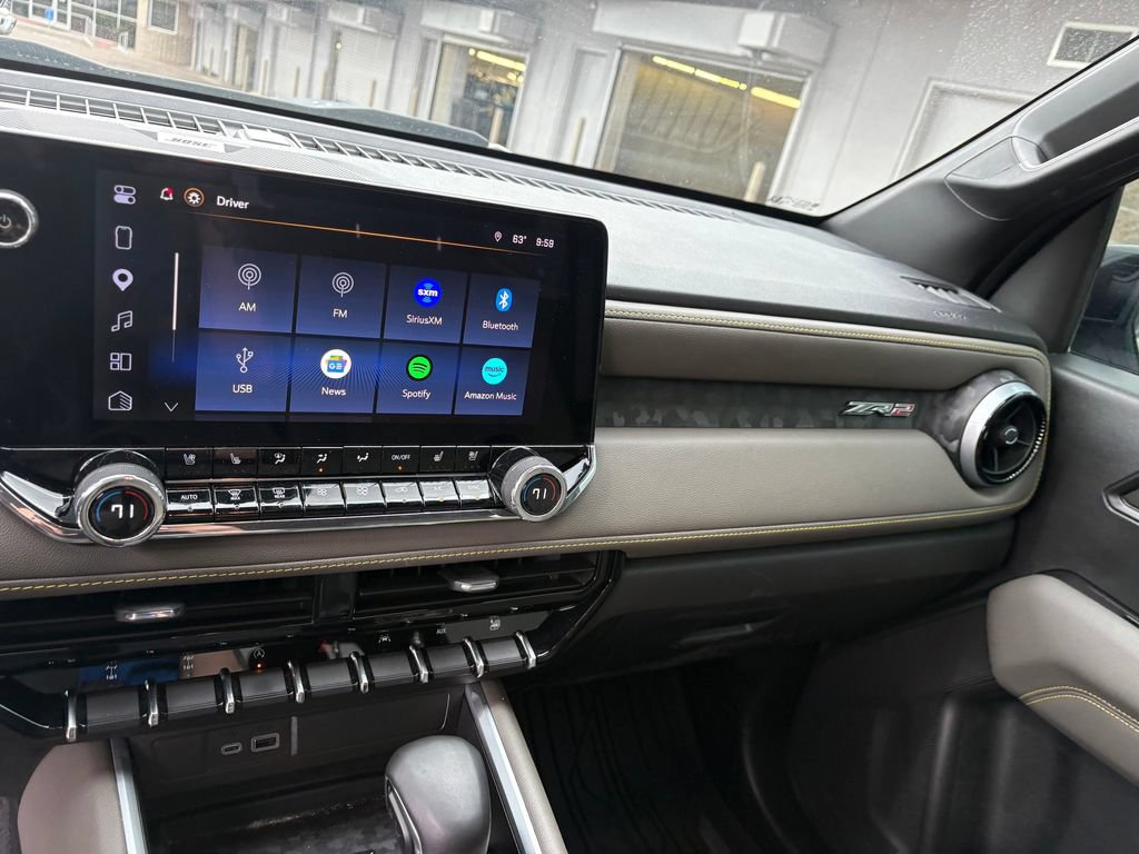 Used 2025 Chevrolet Colorado ZR2 w/ Technology Package AWD/4WD image 23