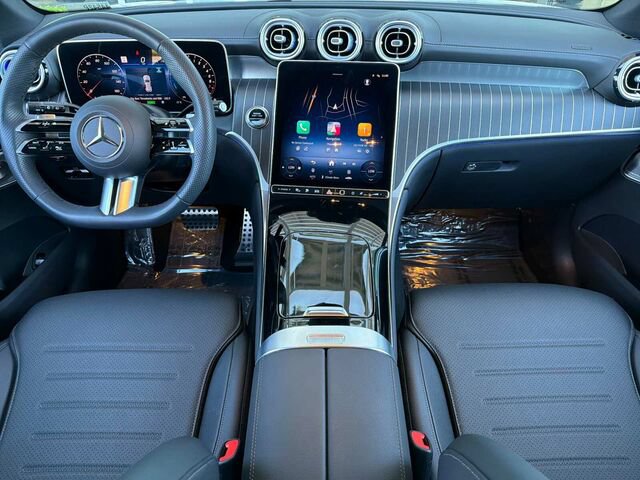 Used 2025 Mercedes-Benz GLC 350e 4MATIC image 17
