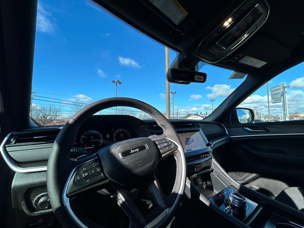New 2026 Jeep Grand Cherokee Altitude image 17