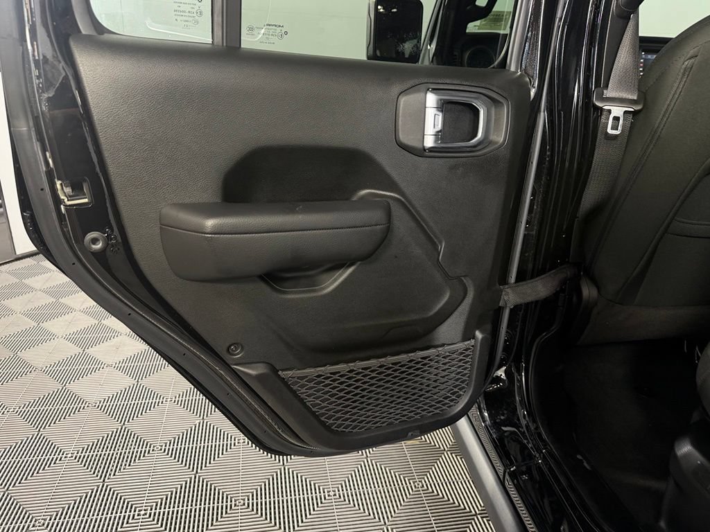 Used 2023 Jeep Wrangler Unlimited AWD/4WD image 26