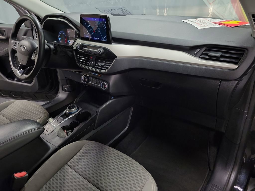 Used 2022 Ford Escape SE w/ SE Sport Appearance Package FWD image 23