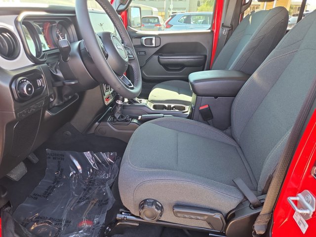 Used 2025 Jeep Wrangler Unlimited Sport AWD/4WD image 15