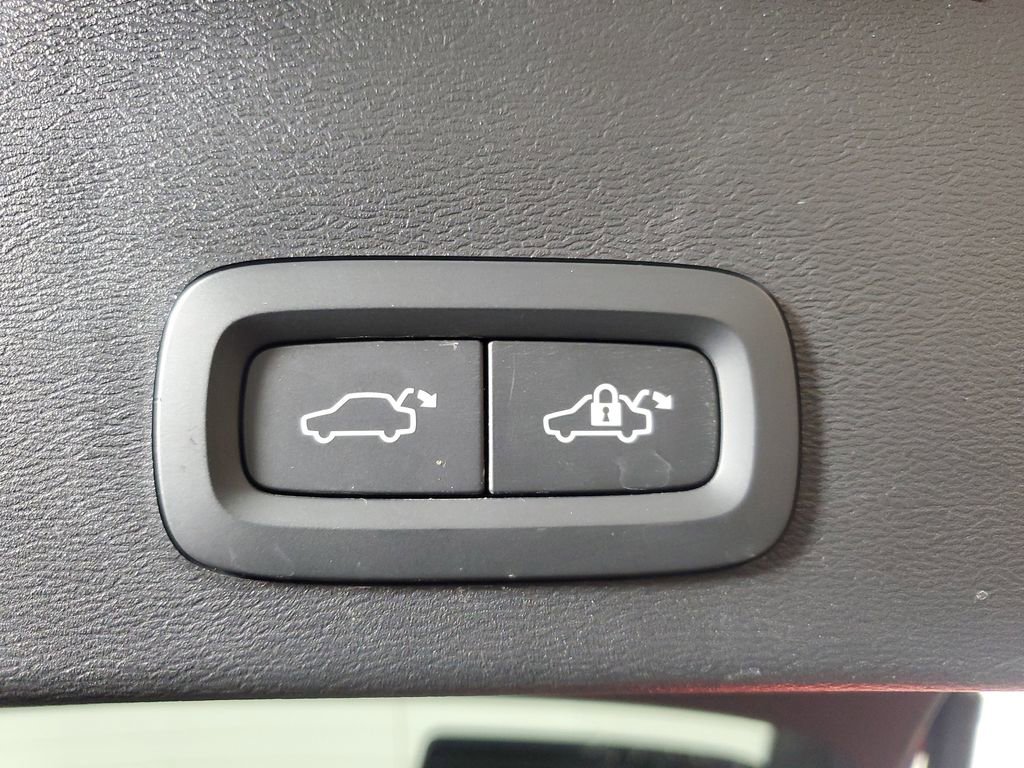 Used 2023 Volvo XC40 B5 Plus w/ Driver Assist Package image 12