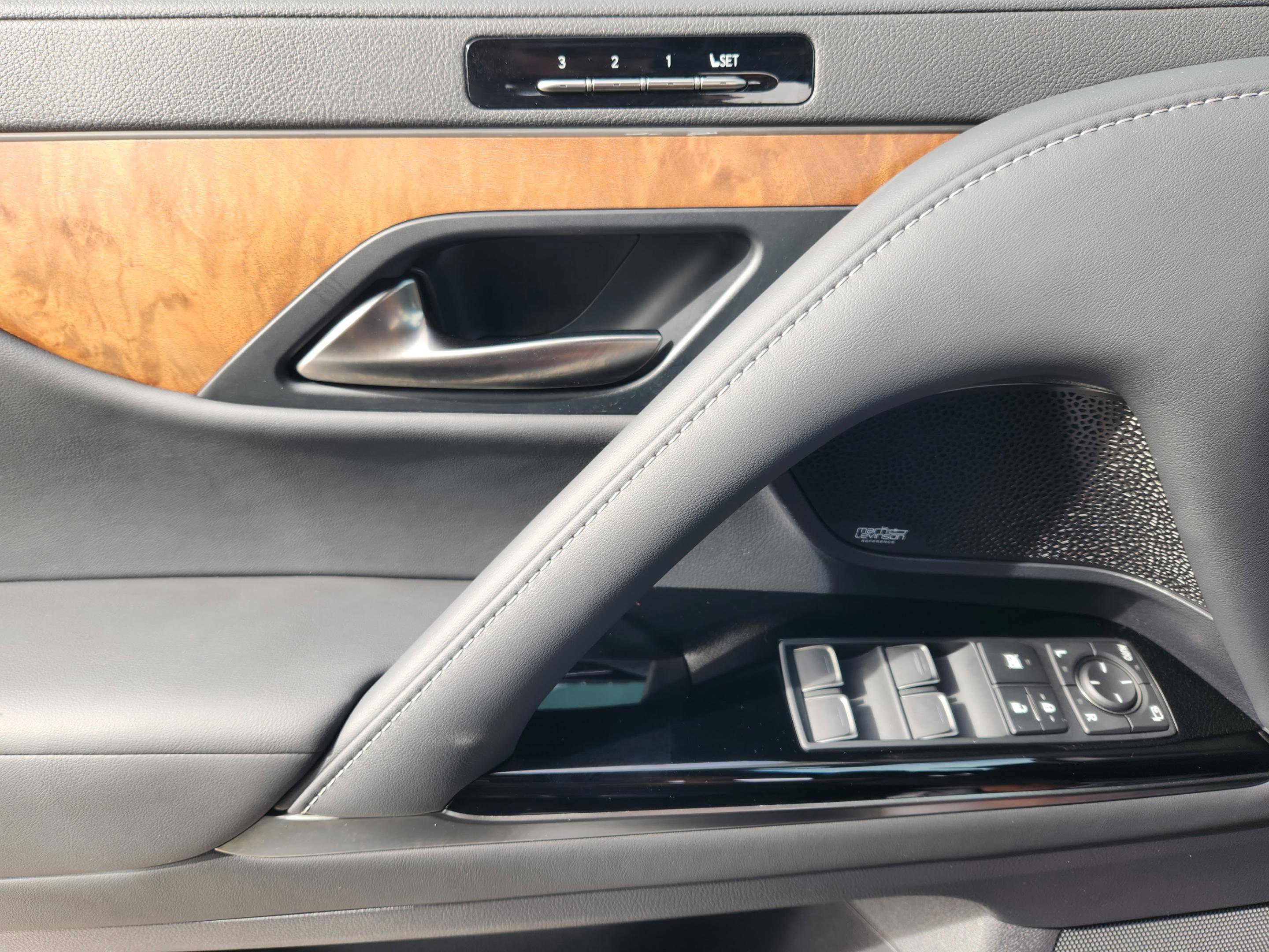 Certified 2025 Lexus LX 700h Luxury image 21