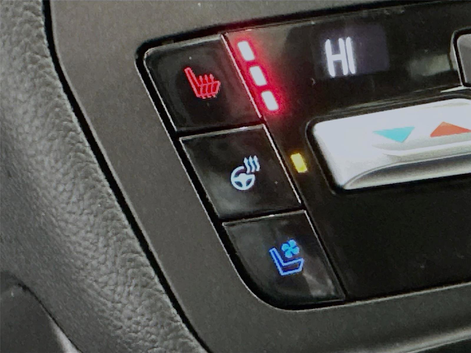 Used 2020 Ford Explorer Limited image 16