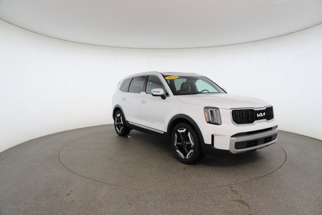 Used 2023 Kia Telluride EX w/ EX Captain's Chair Package image 27