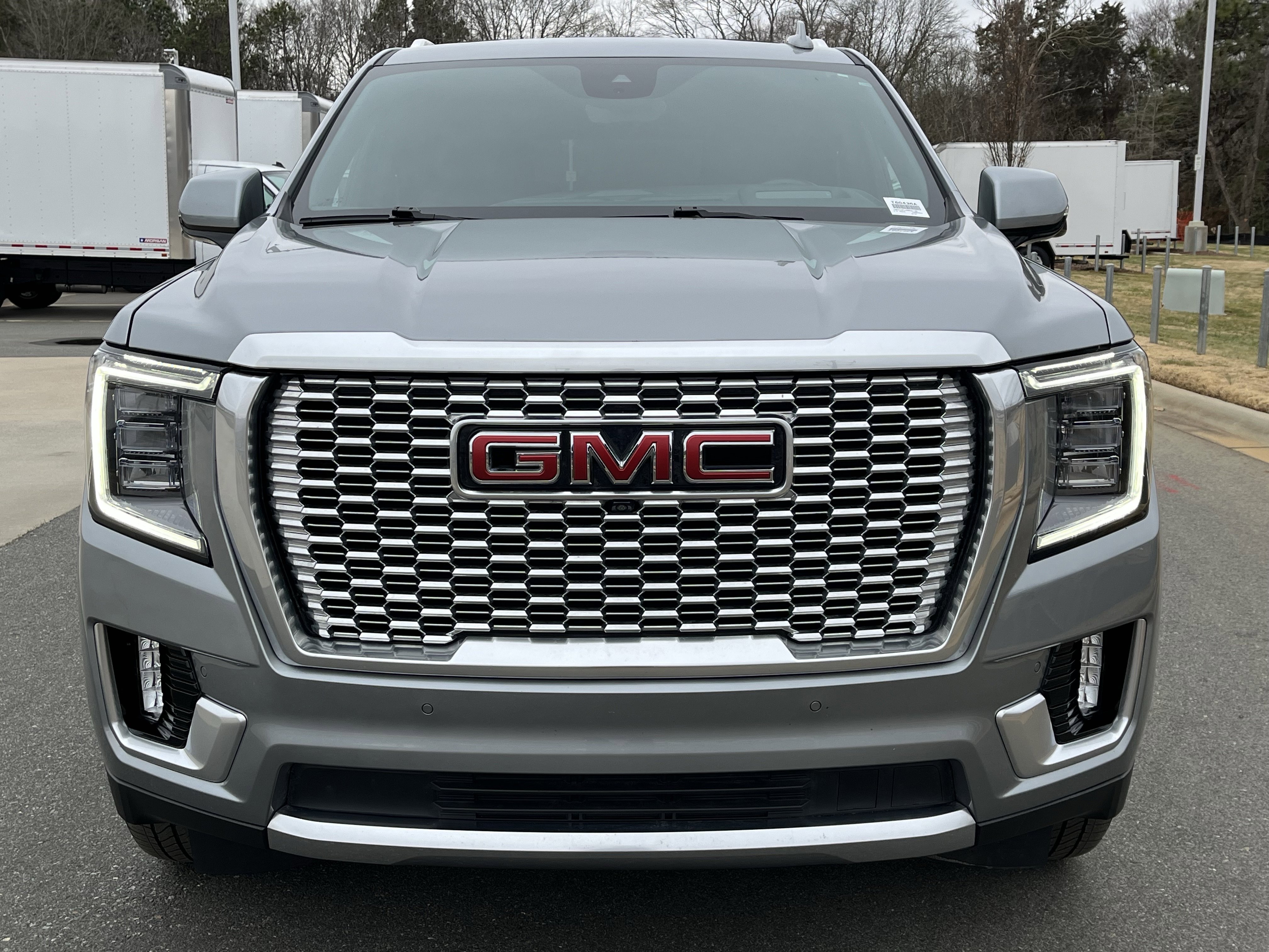 Used 2024 GMC Yukon XL Denali w/ Advanced Technology Package image 4