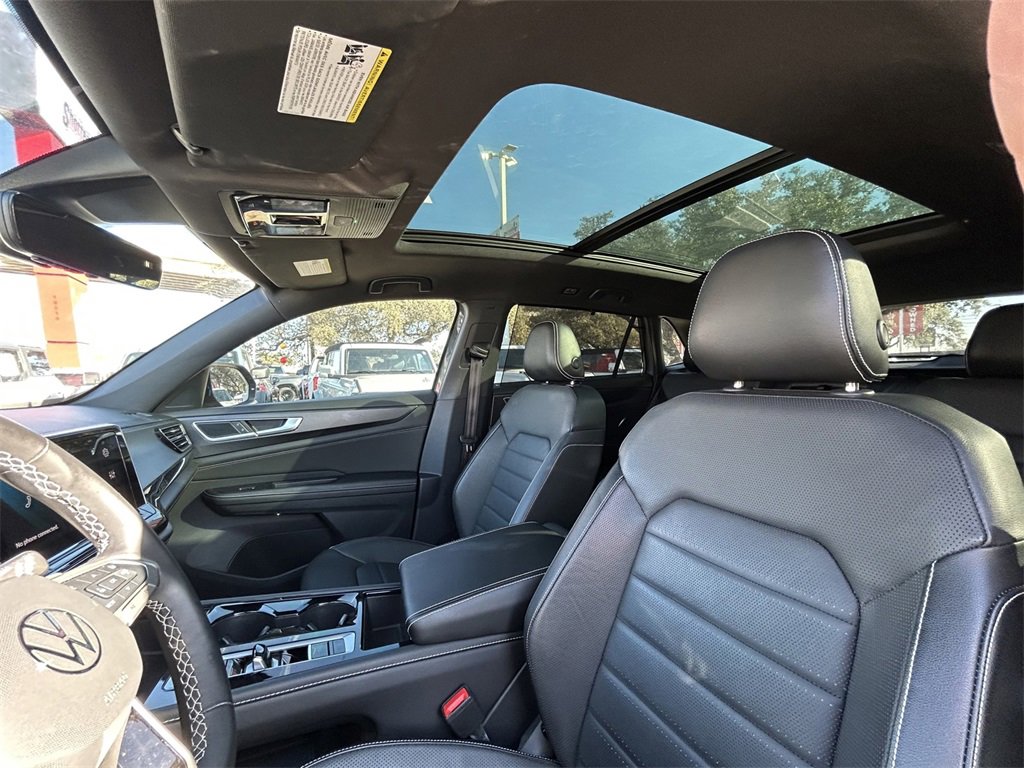 Used 2024 Volkswagen Atlas Cross Sport SEL image 12