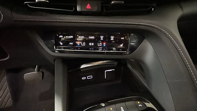 Used 2023 Buick Envision Essence AWD/4WD image 22