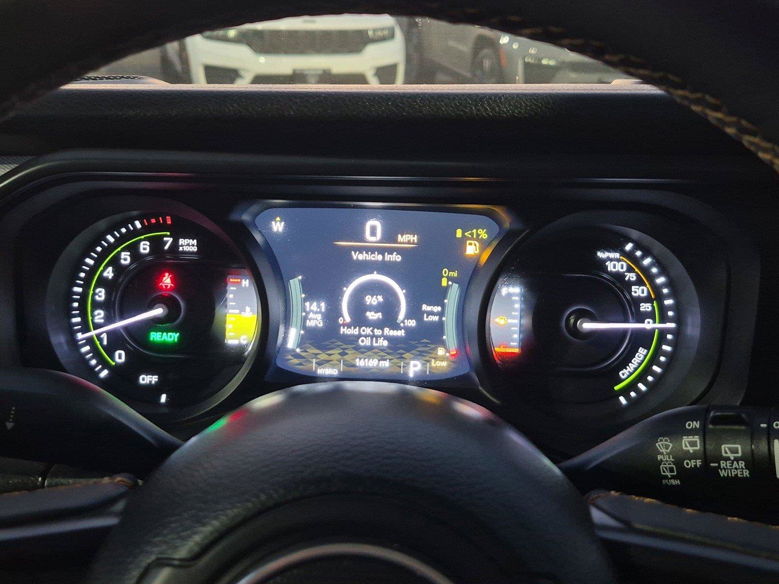Used 2024 Jeep Wrangler Unlimited AWD/4WD image 24
