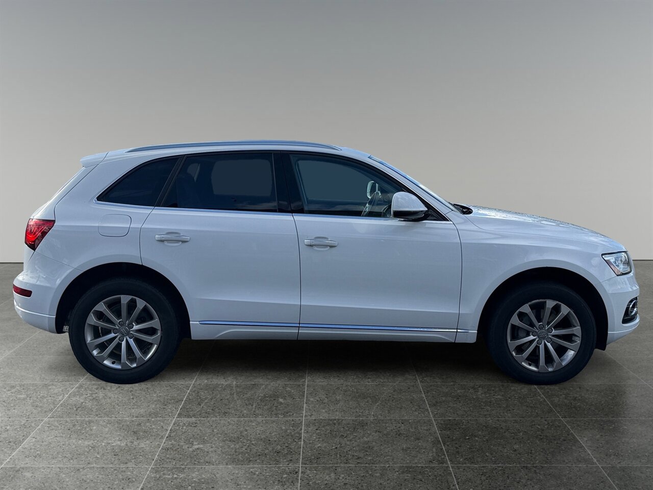 Used 2016 Audi Q5 2.0T Premium Plus w/ Technology Package AWD/4WD image 7