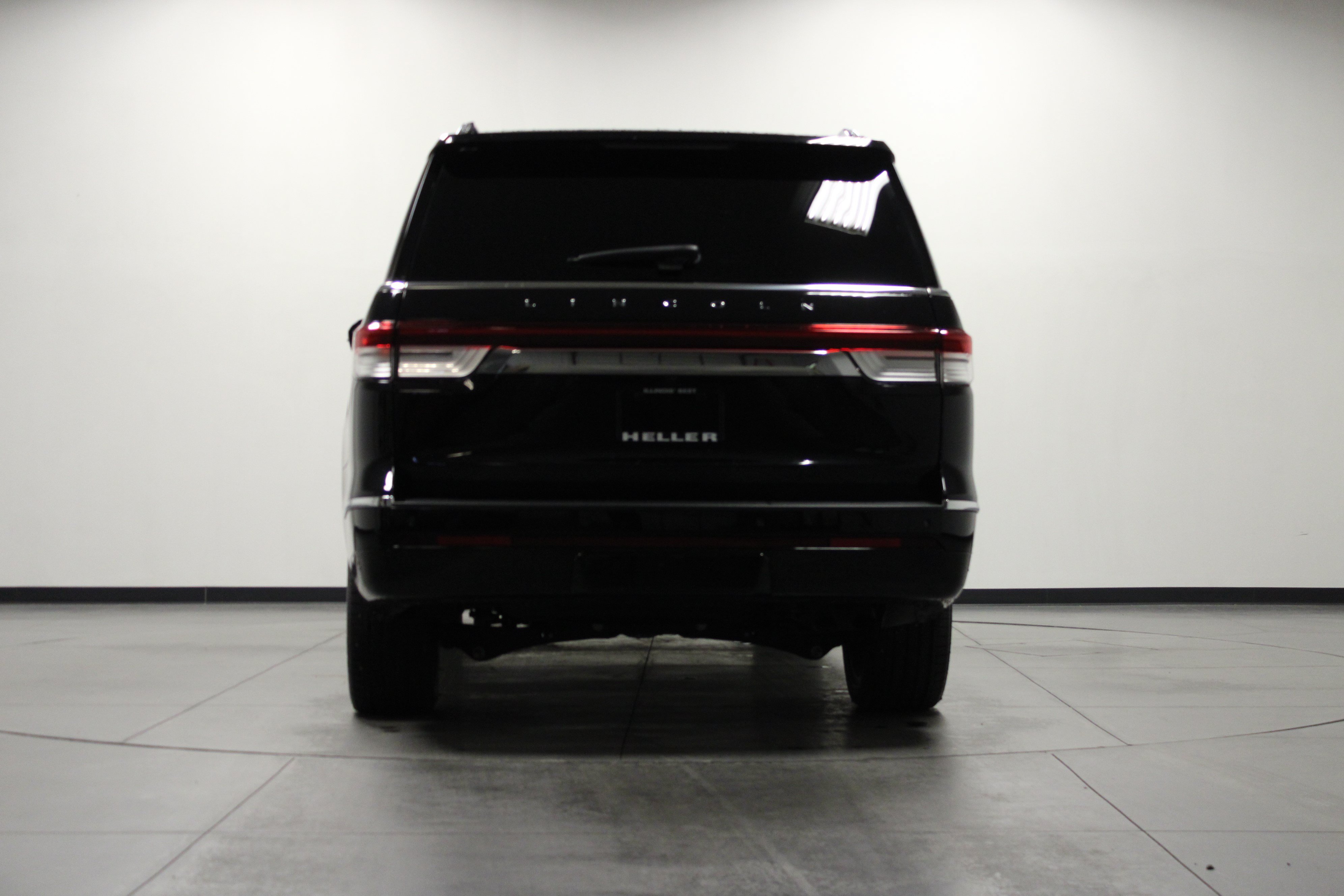 Used 2024 Lincoln Navigator L Reserve AWD/4WD image 5