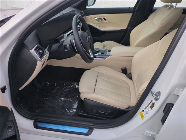 Used 2024 BMW 330i Sedan w/ Convenience Package image 17
