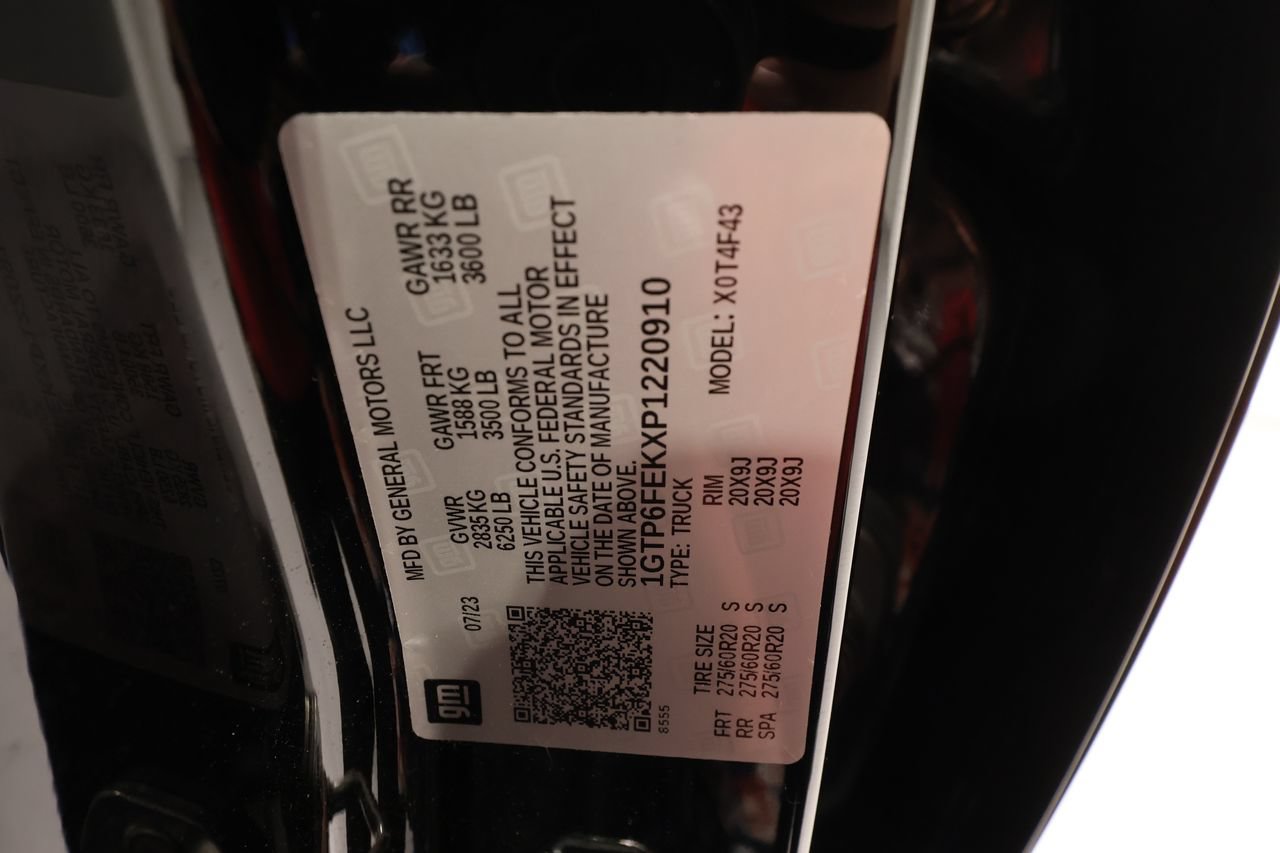 Certified 2023 GMC Canyon Denali w/ Denali Black Edition AWD/4WD image 31