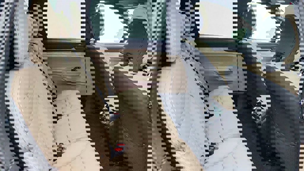 Used 2025 Volvo EX90 Ultra AWD/4WD image 25