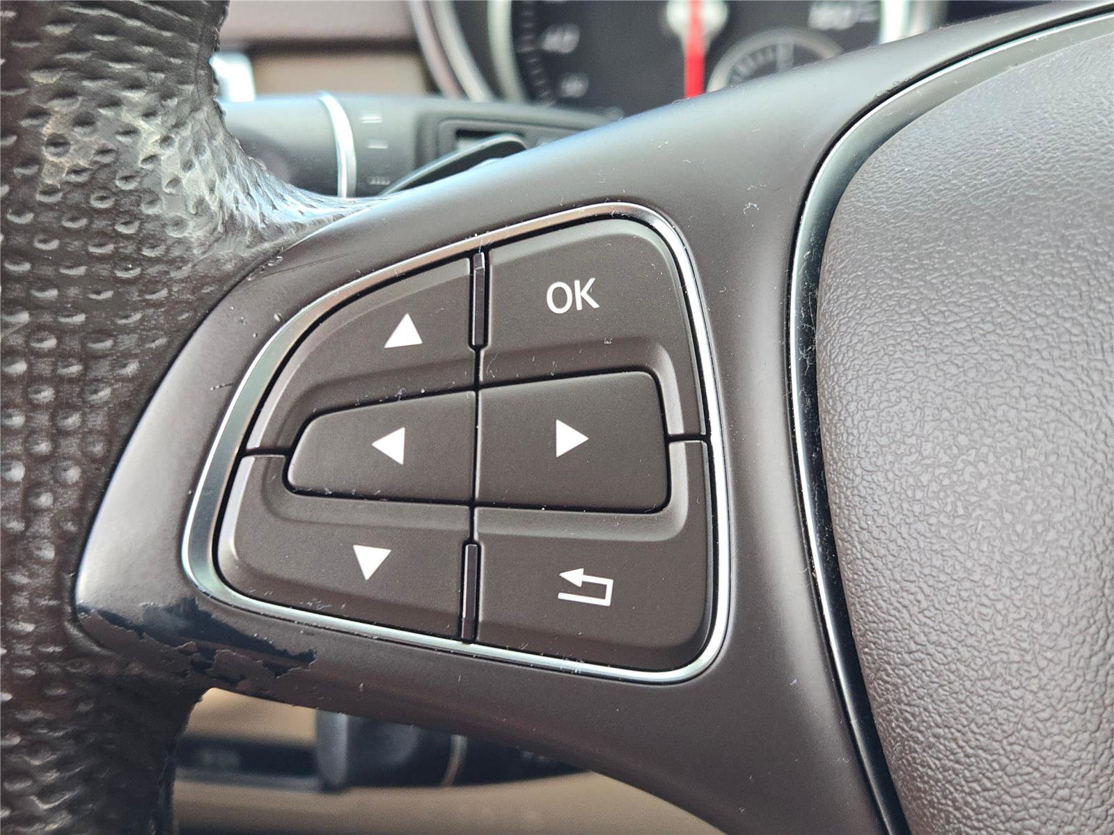 Used 2018 Mercedes-Benz GLE 350 4MATIC image 36