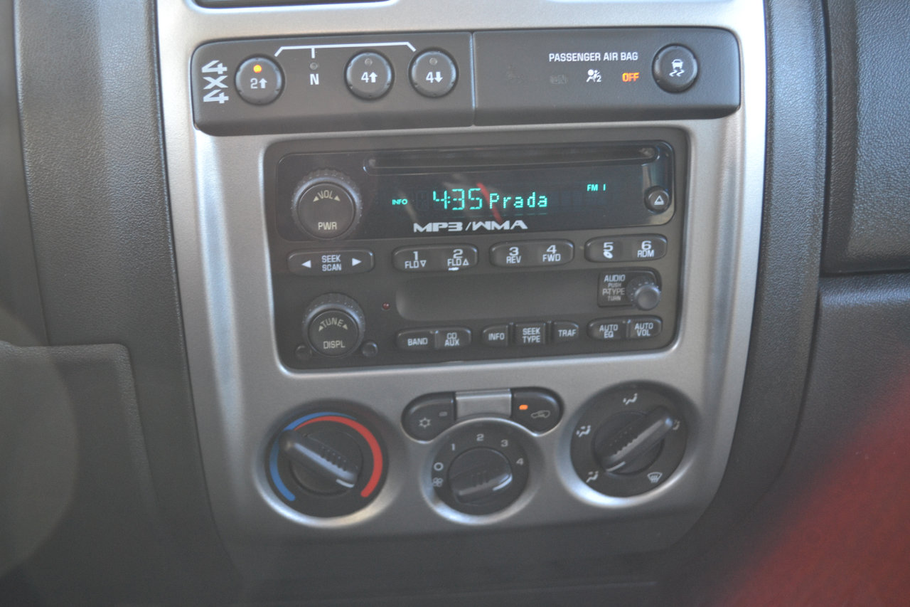 Used 2011 Chevrolet Colorado LT image 17