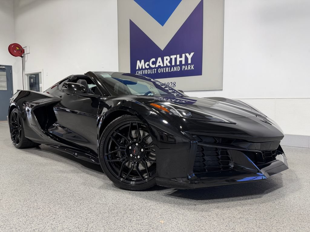 Used 2024 Chevrolet Corvette Z06 RWD image 2