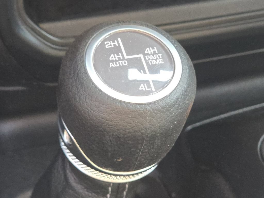 Used 2024 Jeep Wrangler Unlimited Sahara AWD/4WD image 30